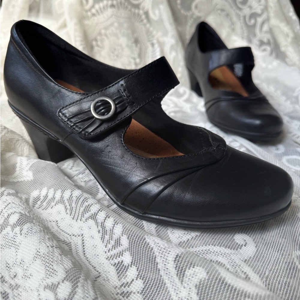 ROCKPORT MARY JANE HEELS